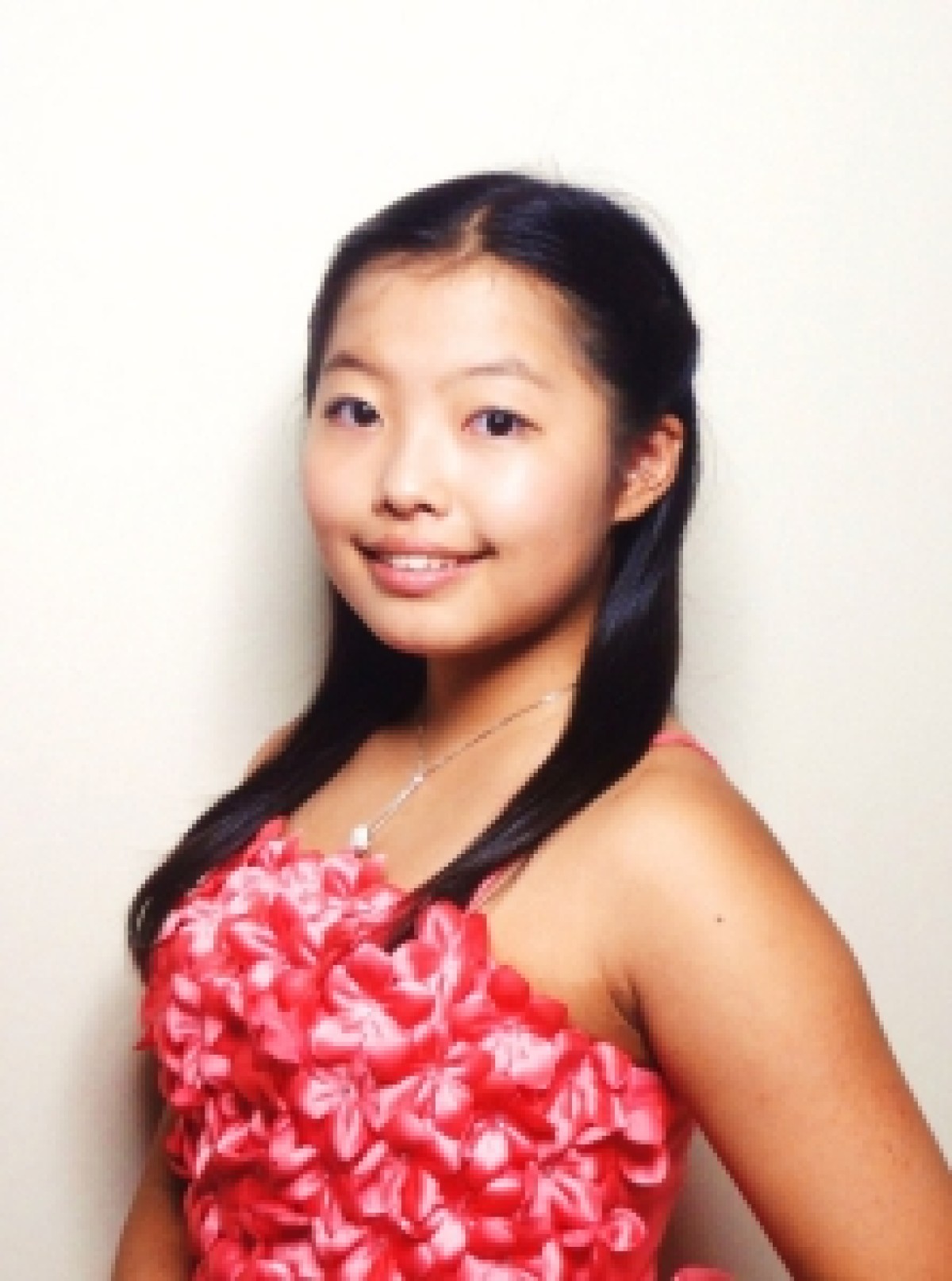 井上陽南子<br>Hinako Inoue